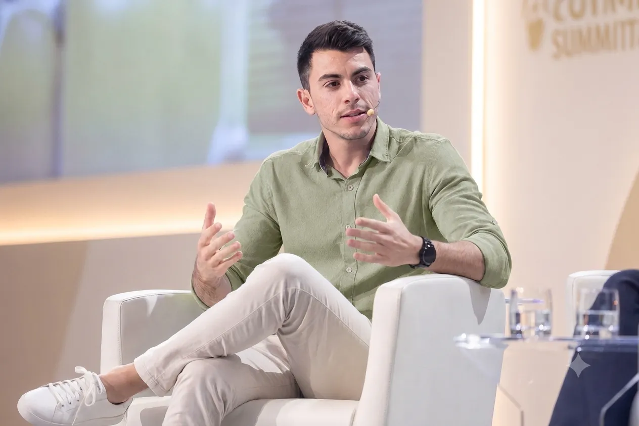Roberto Ruiz Sánchez, fundador de Cendra, durante una ponencia